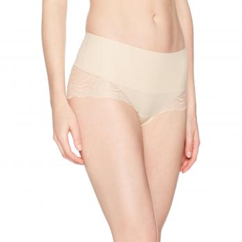 Braga alta moldeadora con detalles de encaje