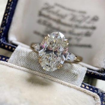 Zirkonia-Glanz: Gold-Oval Ring für Frauen – Hochzeit & Jubiläum