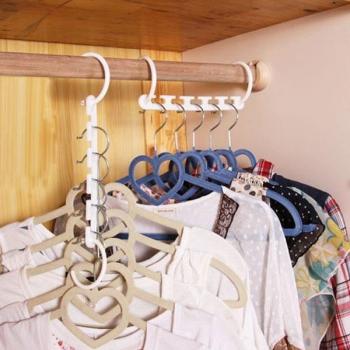 Organisateur 8 Cintres – Économiseur d’Espace et Crochet pour Vêtements