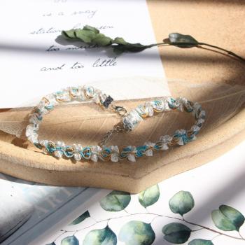 Margarita Azul: Cadena Clavícula con Corazón