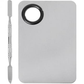 Palette d'artiste avec spatules en acier