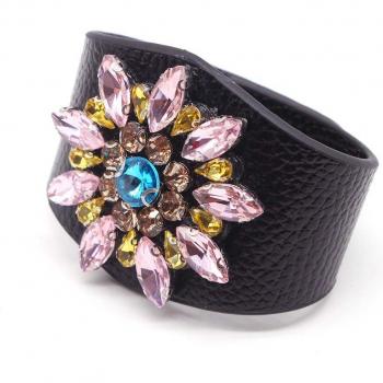 Pulsera femenina de flores brillantes