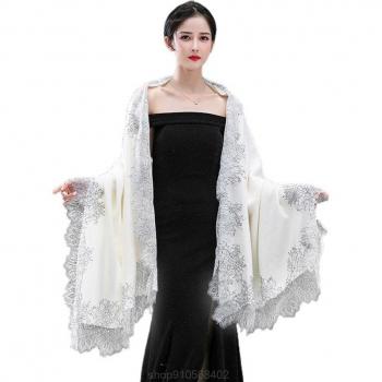 Pashmina Estilo Boda: Chal Floral con Bordado de Encaje