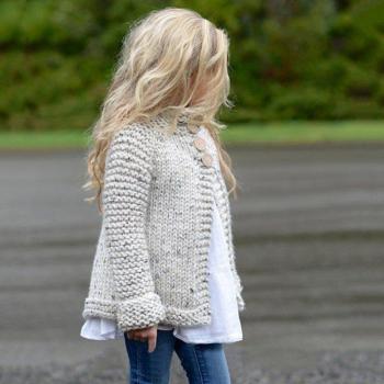 Manteau tricoté pour bébé fille