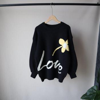 Top de Punto con Mensaje Love para Mujeres