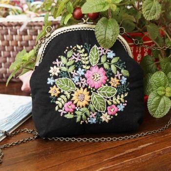 Atelier Broderie Fleur & Ruban