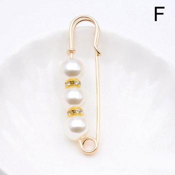 Schmuckbrosche „Perlenglanz“ aus Metall mit Strass­Schnalle – Damen, Mädchen, Mantel & Tasche