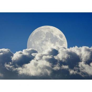 Papermoon Tapete Big Moon und Clouds