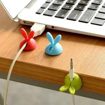 Controlador Multi-Protector 4 U con Cable USB y Accesorios de Soporte