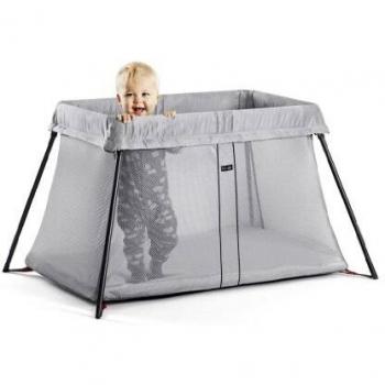 Lightweight Baby Björn Travel Cot with Sheet