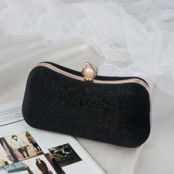 Bolso de fiesta con perla