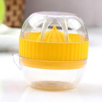 Compact Lemon Juice Extractor
