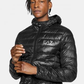 Chaqueta Térmica Core Identity con Capucha Negra