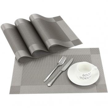CHAOCHI Sets de Table PVC Antidérapant Lavable Résiste à la Chaleur Rectangulaire Vinyle Set de Table 45 x 30 CM Lot de 4 (Gris+ Argenté)
