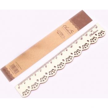 Bureau Retro : Règle Bois Dentelle 15 cm – Petite Élégance
