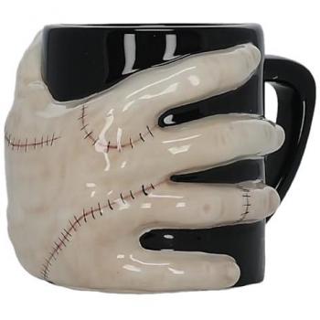Wednesday Gothic 3D‑Tasse „Eiskaltes Händchen“ (schwarz/beige)