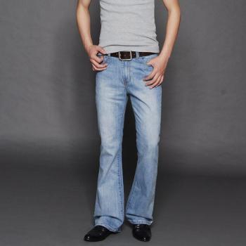 Jeans Évasé Bleu Clair Taille Moyenne – Pantalon en Denim