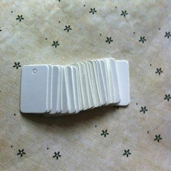 2*3,3 cm weiße Etiketten für Kleidung