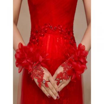 Fleurs Courtes et Brillantes – Gants de Mariage