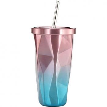 Bouteille de Café Isolée 500ml avec Paille