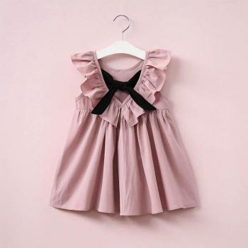 Vestido de verano con lazo y espalda descubierta