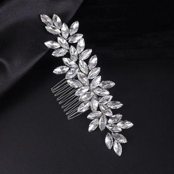 Pince-Queue d’Or – Bijou de Coiffure