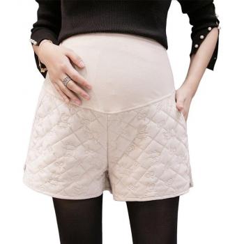 Bequeme kurze Hosen für werdende Mütter im Winter
