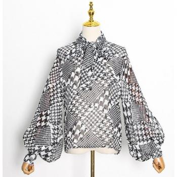 TWOTWINSTYLE Damen Bluse im Karo-Patchwork-Stil, O-Ausschnitt und weite Ärmel, perfekt für einen lässigen Herbstlook