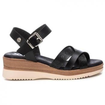XTI Sandalias Negras 143851 – Cierre Hebilla