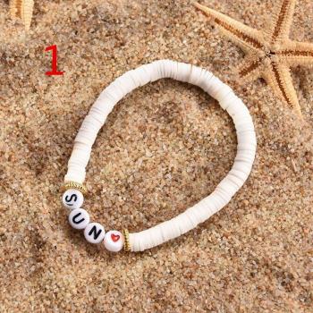 Sérum de style : bracelet en argile polymère avec breloques uniques
