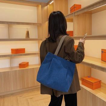Bolsa de Lona Versátil y Moderna