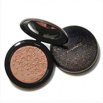 MAC „Sternaufgang“: Opaleszierender Highlighter in Pulverform
