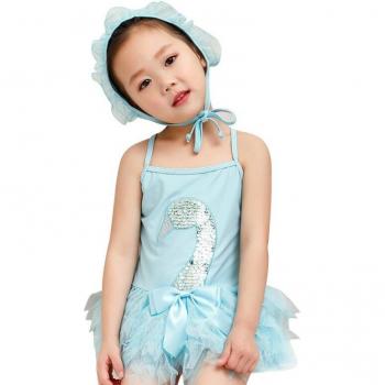 Ensemble Maillot de Bain Bébé Fille – Jupe, Chapeau et Couverture