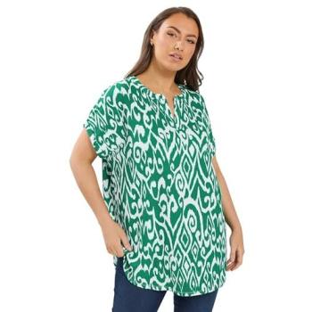 Women's Green Twirl Notch Tee – 26/28