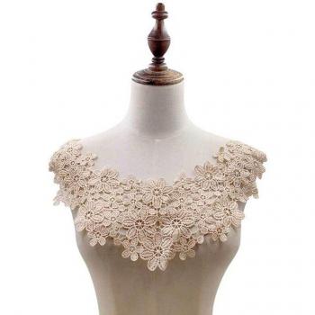 DIY-Stickerei-Set: Blumenapplikation mit Spitzenkragen für Hochzeitstexte