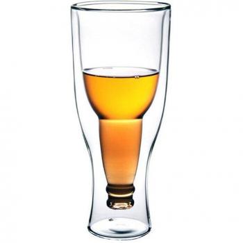 Unregelmäßiger Glasbecher für Saft und Wein