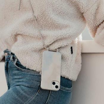 Funda Colgante Eco-Friendly Woodcessories para iPhone 13
