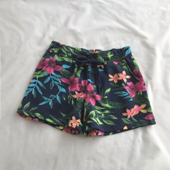 Short ultra‑fashion retro