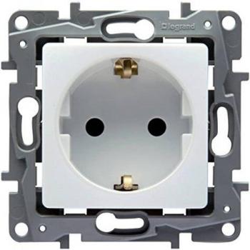 Base de enchufe Legrand Niloé 2P+T 16A blanca
