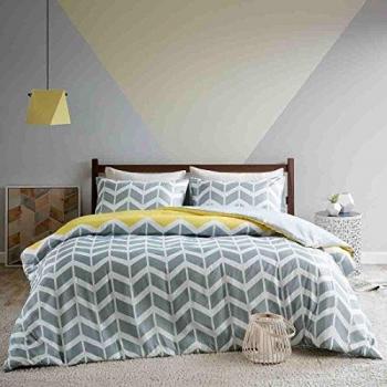 Trendy King Size Bedding Set with Chevron Design