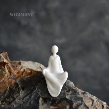WIZAMONY Tee-Set „Kleine Buddha“ – Weiße, handgefertigte Keramik