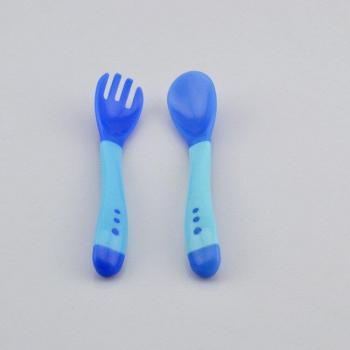 Cuillère d’entraînement alimentaire bébé