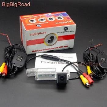 BigBigRoad Reverse Camera for Porsche Carrera Turbo GT2 / 911 996 997-1 918 Boxster 2005 / Macan 95B