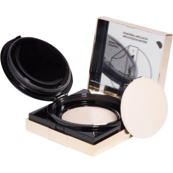 YSL Touche Éclat Polštářkový make-up