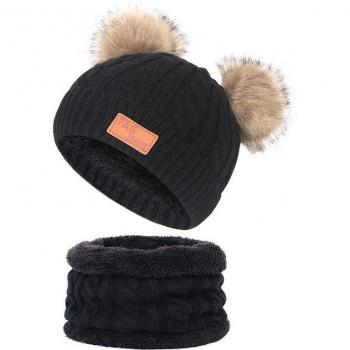 Ensemble bonnet et écharpe tricotés pour enfants