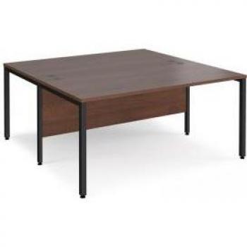 Dual‑Seat Maestro 25 Office Desk 1600 mm × 1600 mm – Walnut & Black Finish