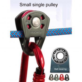 Crossing pulley for outdoor use