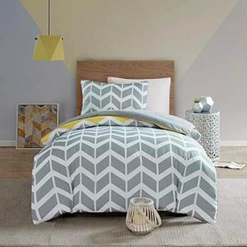 Fashionable Single Size Quilted Bedding Collection