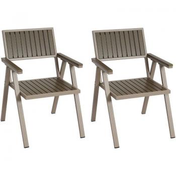 Sillas de exterior con revestimiento de madera
