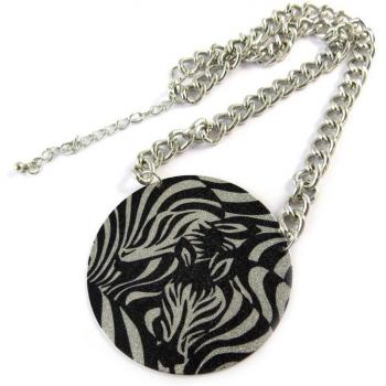 Collar Safari Queen Noche Negra con Detalle Plateado Les Trésors De Lily